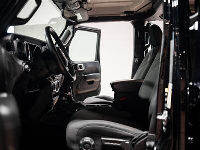 2022 Jeep Gladiator Sport S   - Photo 31 - Peoria, IL 61615