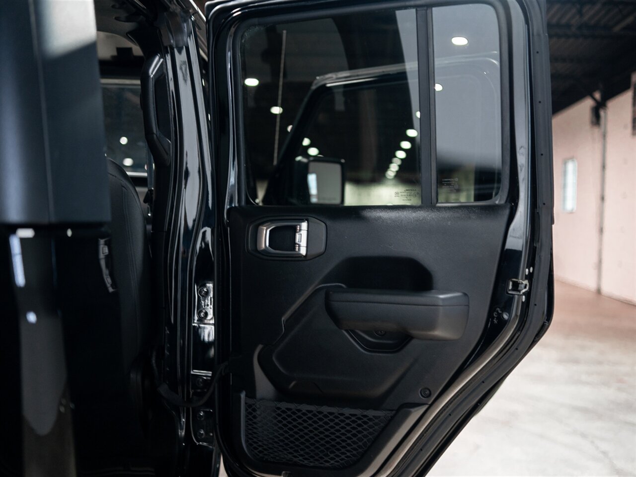 2022 Jeep Gladiator Sport S   - Photo 35 - Peoria, IL 61615