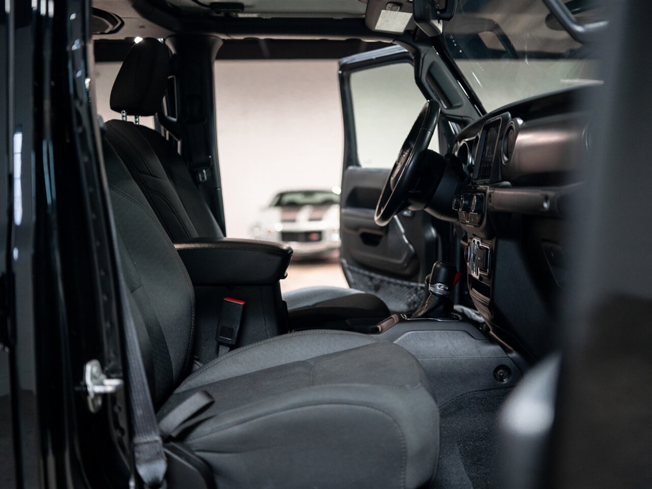 2022 Jeep Gladiator Sport S   - Photo 41 - Peoria, IL 61615