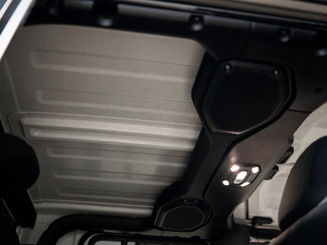 2022 Jeep Gladiator Sport S   - Photo 42 - Peoria, IL 61615