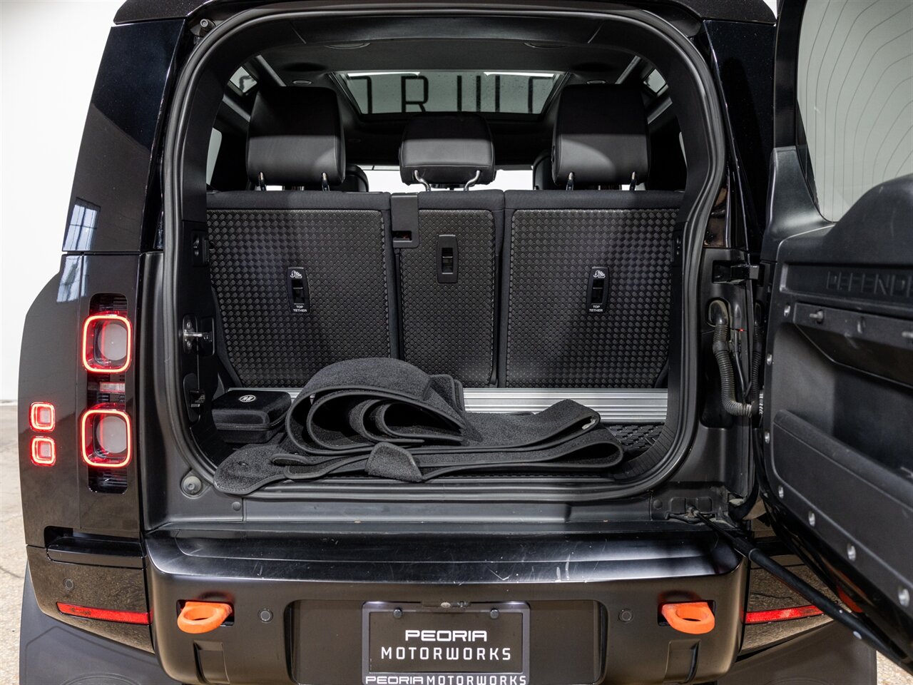 2021 Land Rover Defender 90 X - Photo 13 - Peoria, IL 61615