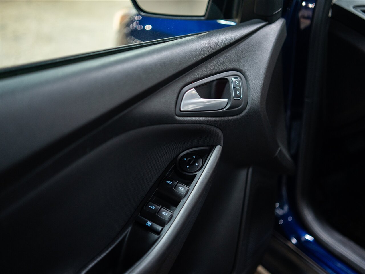 2017 Ford Focus SEL   - Photo 39 - Peoria, IL 61615