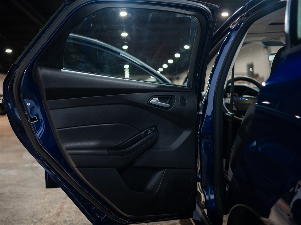 2017 Ford Focus SEL   - Photo 40 - Peoria, IL 61615