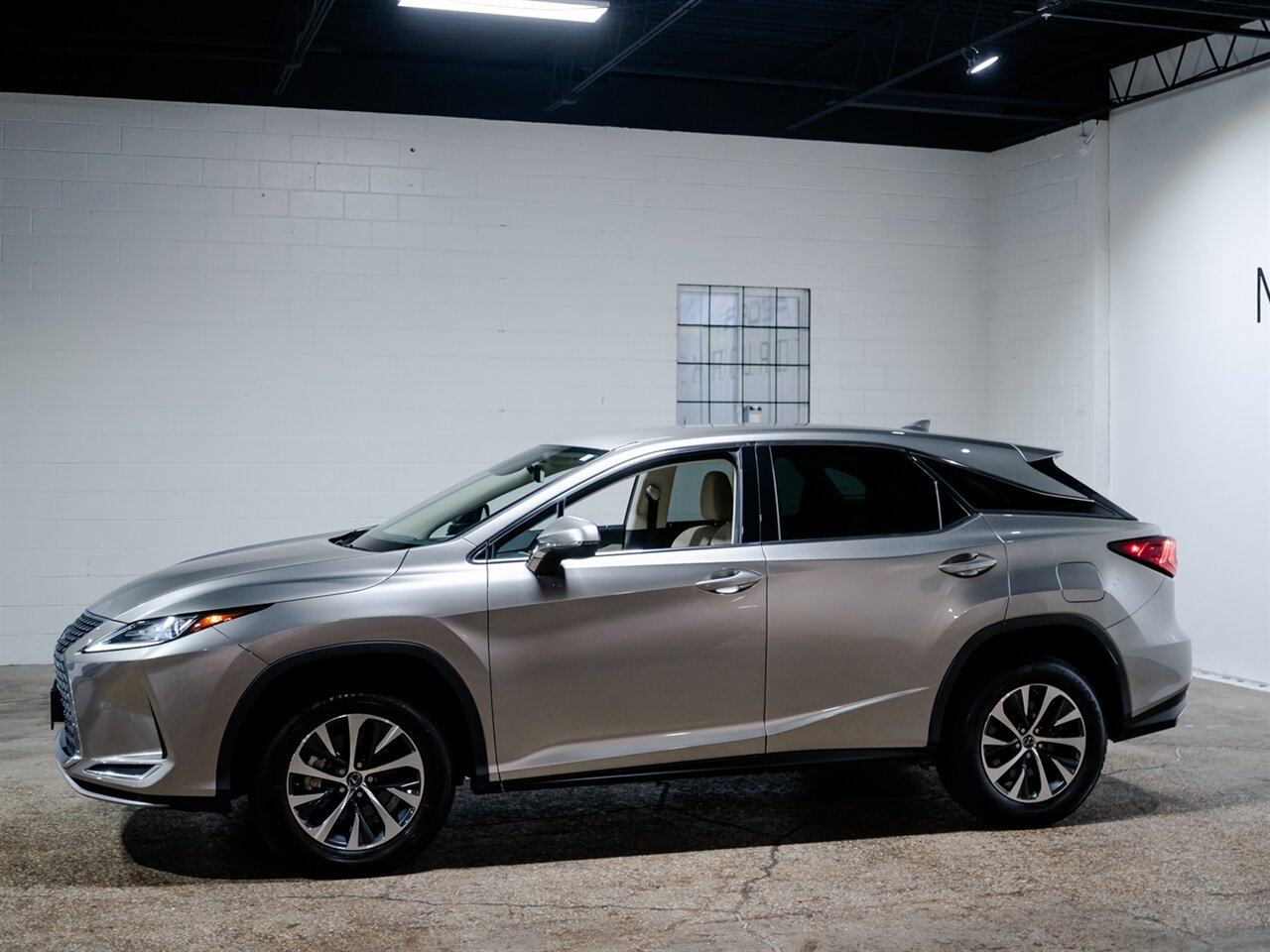 2021 Lexus RX 350   - Photo 8 - Peoria, IL 61615