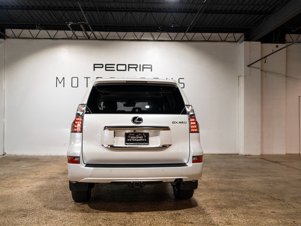 2023 Lexus GX 460 Premium - Photo 9 - Peoria, IL 61615