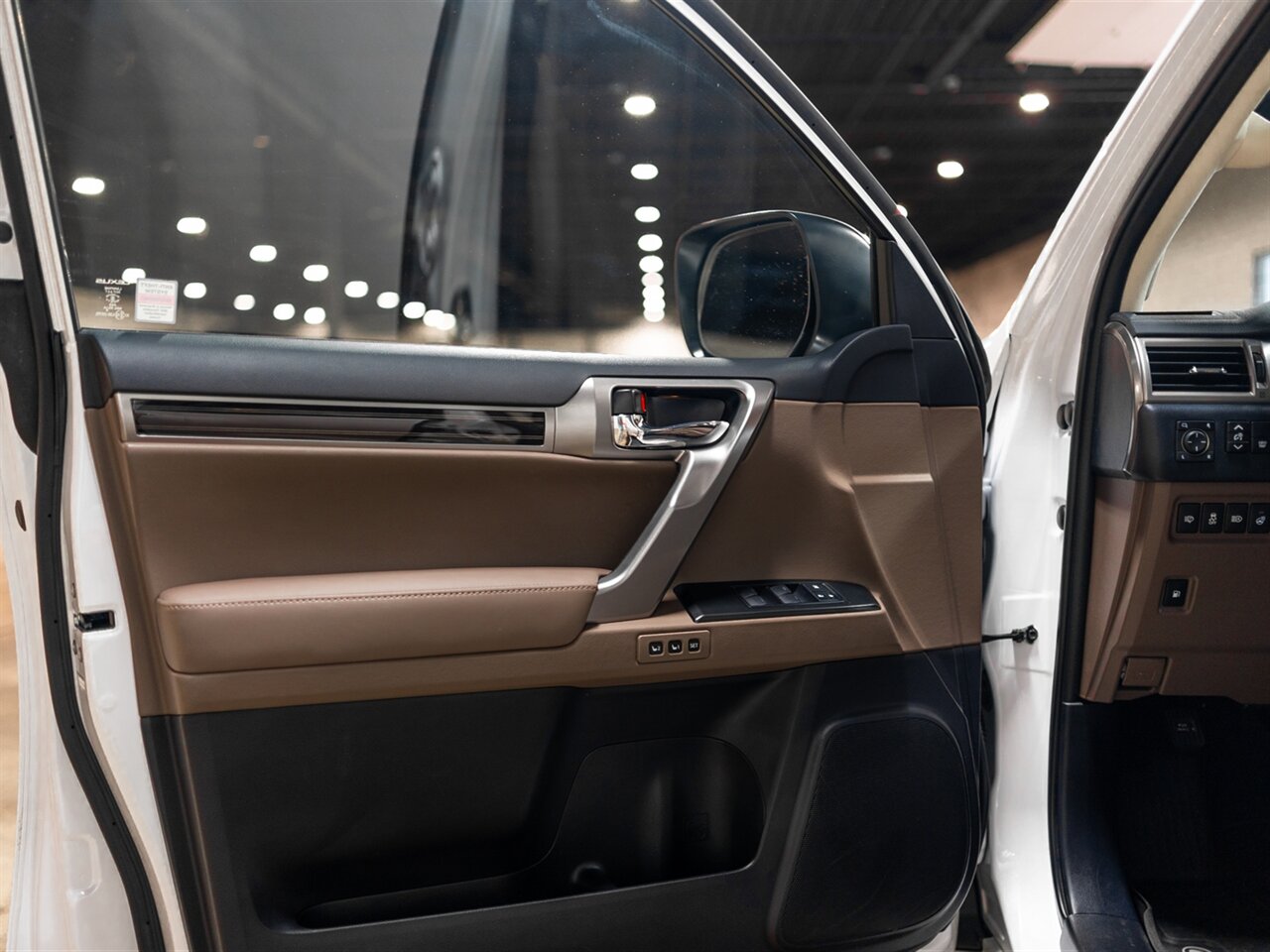 2023 Lexus GX 460 Premium - Photo 44 - Peoria, IL 61615