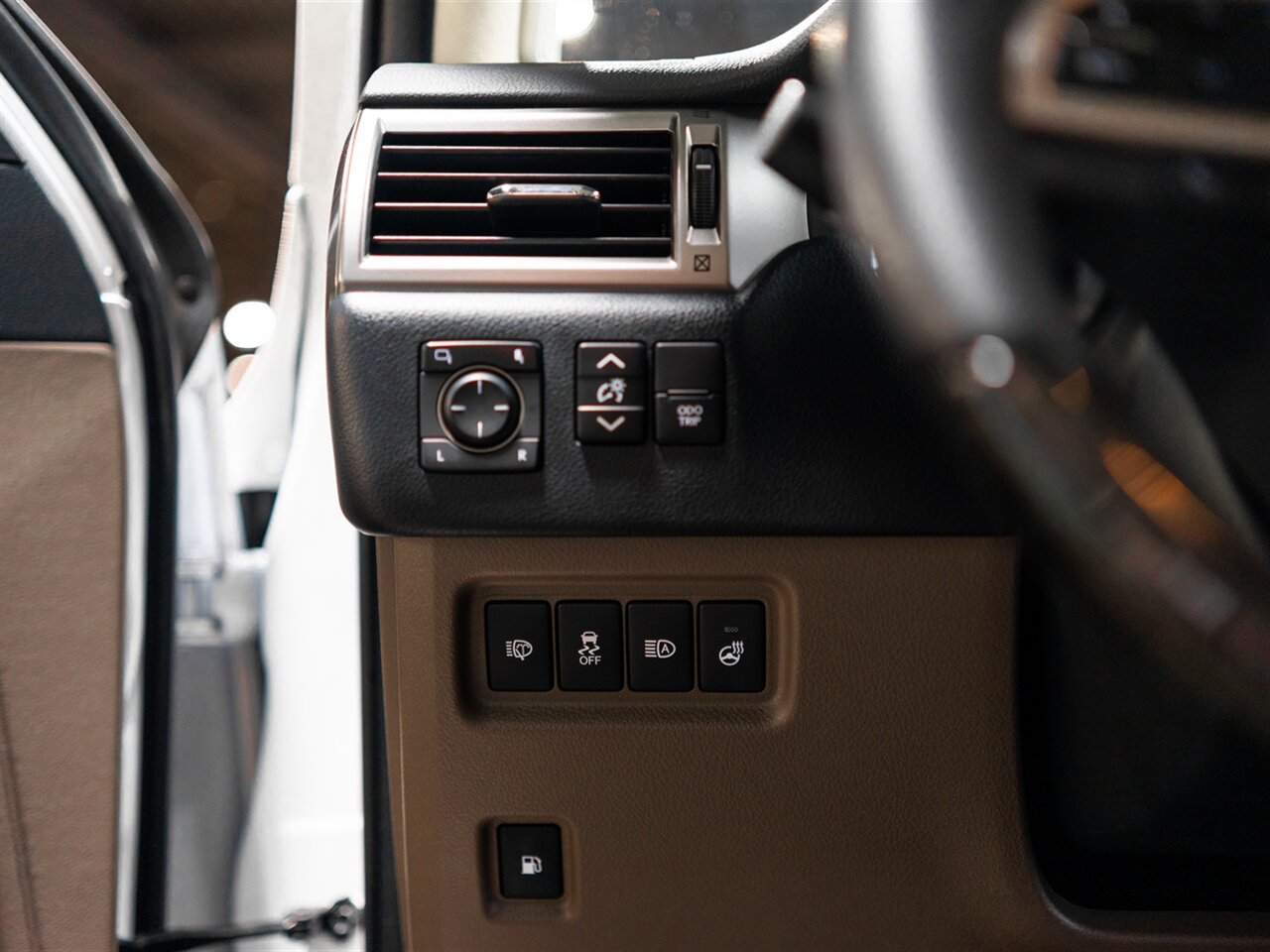 2023 Lexus GX 460 Premium - Photo 25 - Peoria, IL 61615