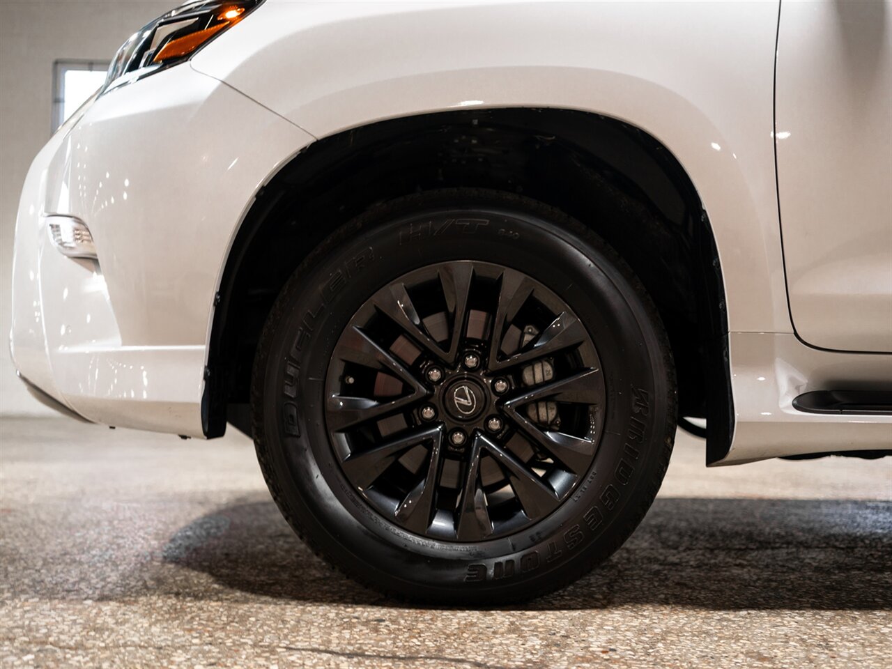 2023 Lexus GX 460 Premium - Photo 15 - Peoria, IL 61615