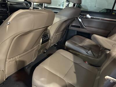 2023 Lexus GX 460   - Photo 3 - Peoria, IL 61615