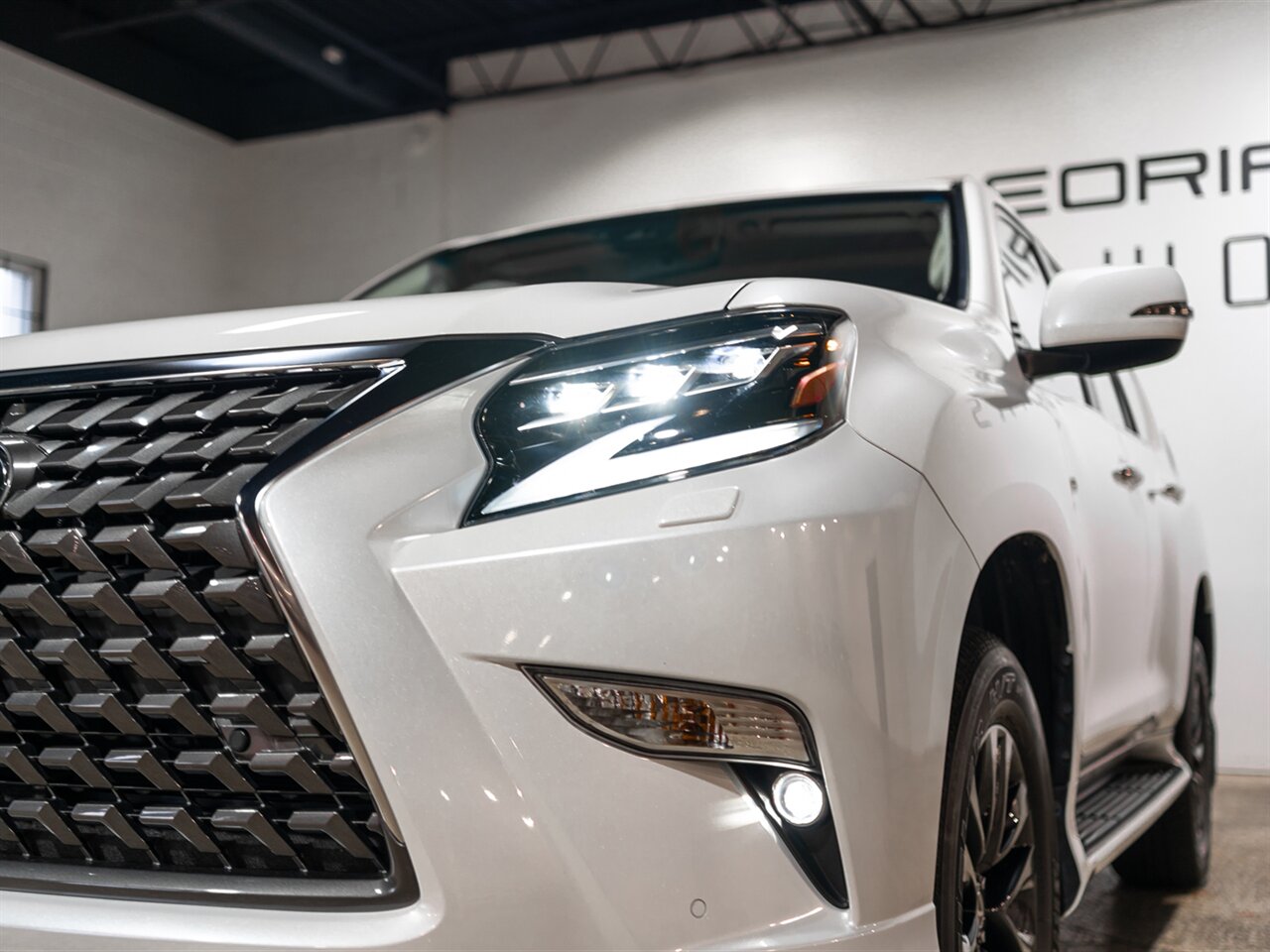 2023 Lexus GX 460 Premium - Photo 19 - Peoria, IL 61615