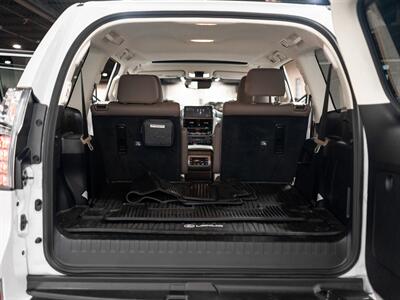 2023 Lexus GX 460 Premium - Photo 22 - Peoria, IL 61615