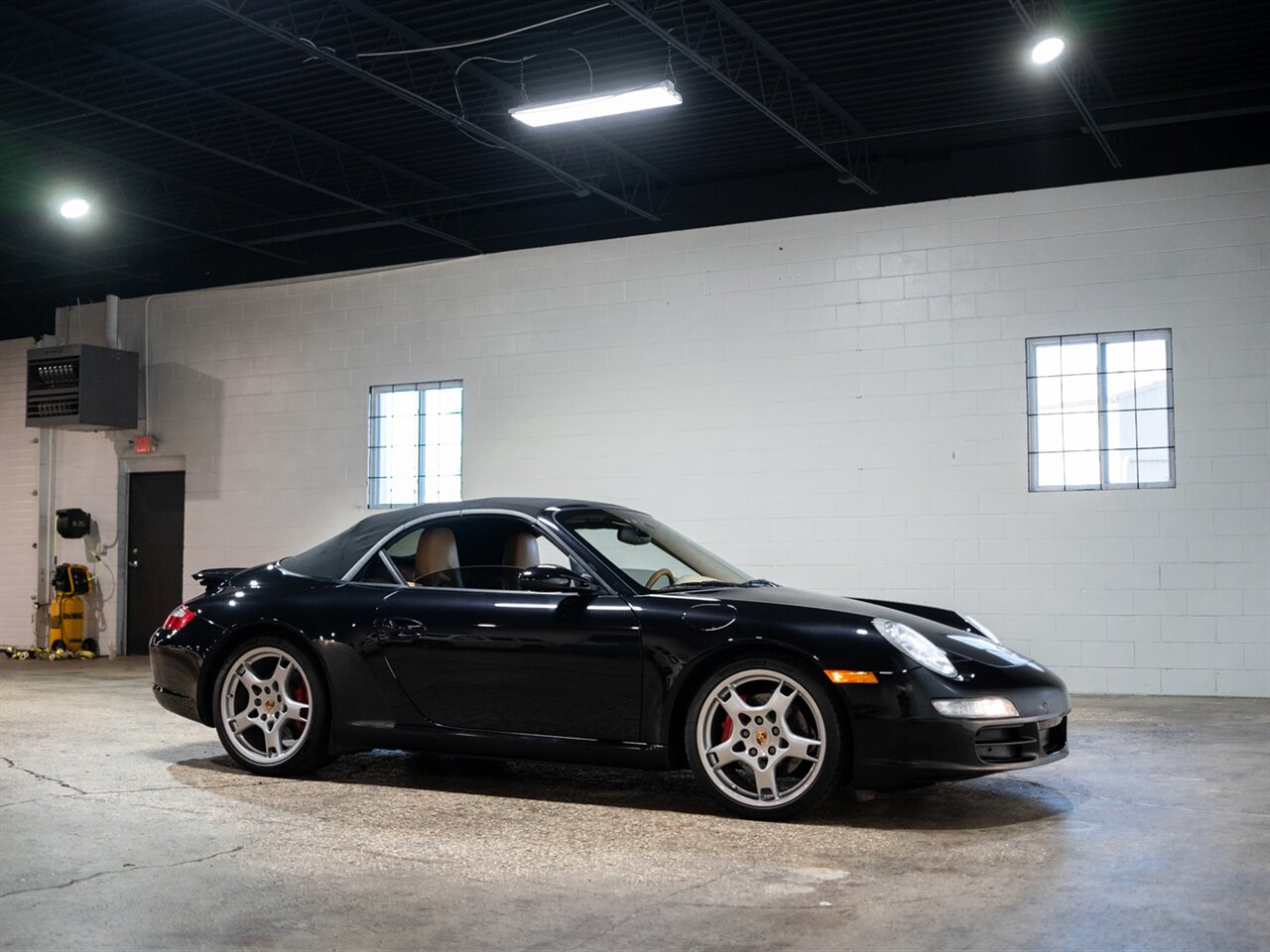2006 Porsche 911 Carrera S - Photo 10 - Peoria, IL 61615