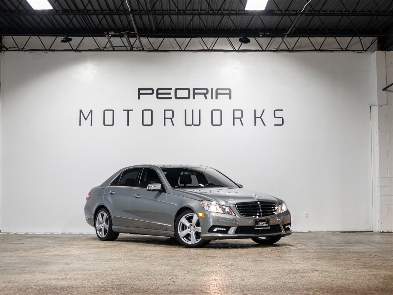2011 Mercedes-Benz E 350 Luxury 4MATIC - Photo 1 - Peoria, IL 61615