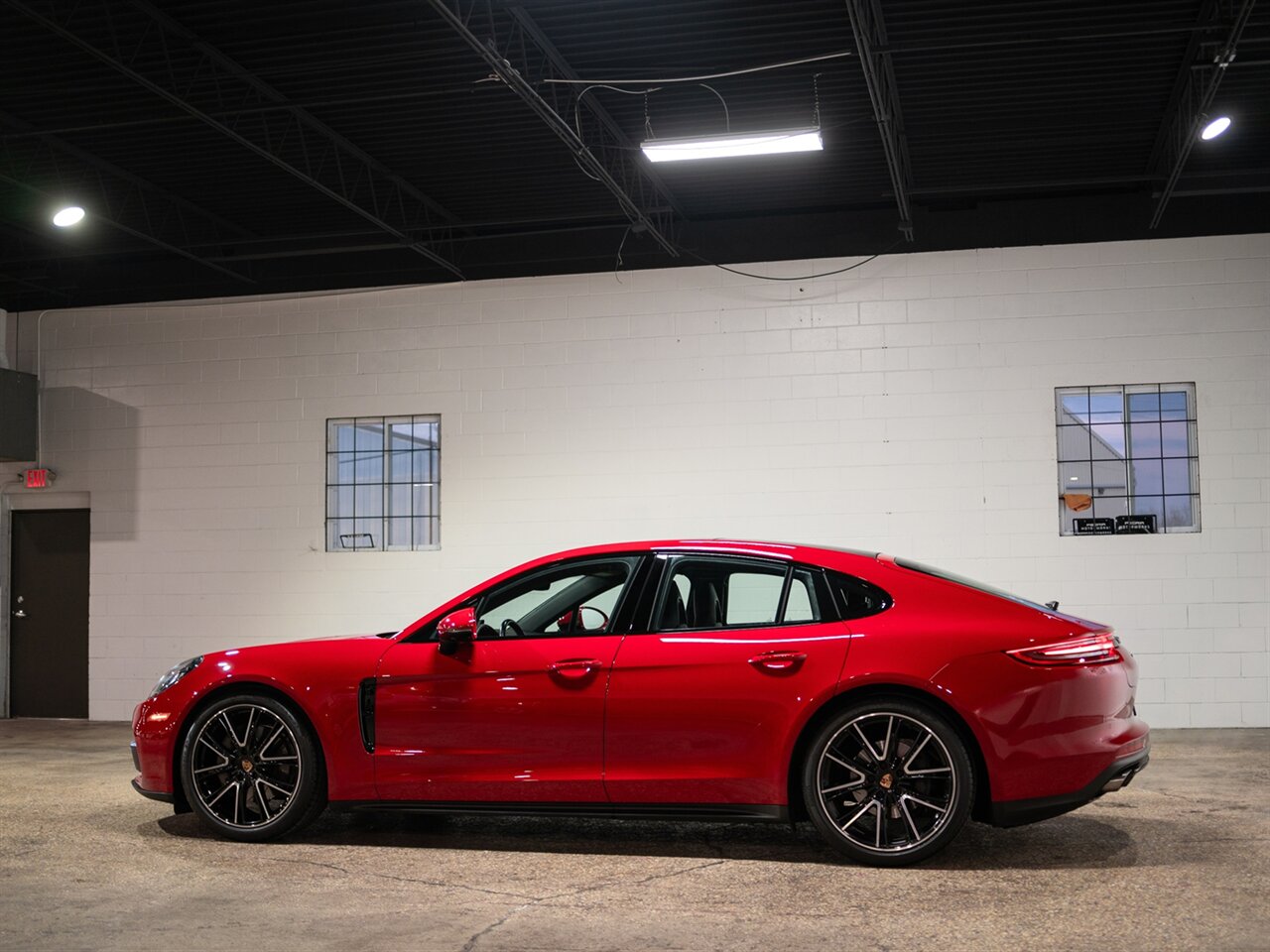 2017 Porsche Panamera 4S - Photo 4 - Peoria, IL 61615