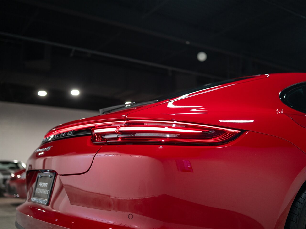 2017 Porsche Panamera 4S - Photo 9 - Peoria, IL 61615