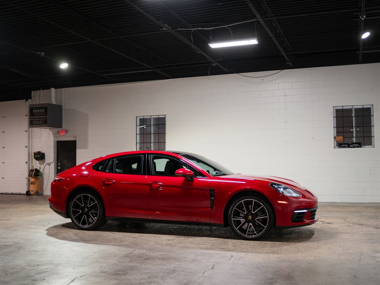 2017 Porsche Panamera 4S - Photo 14 - Peoria, IL 61615