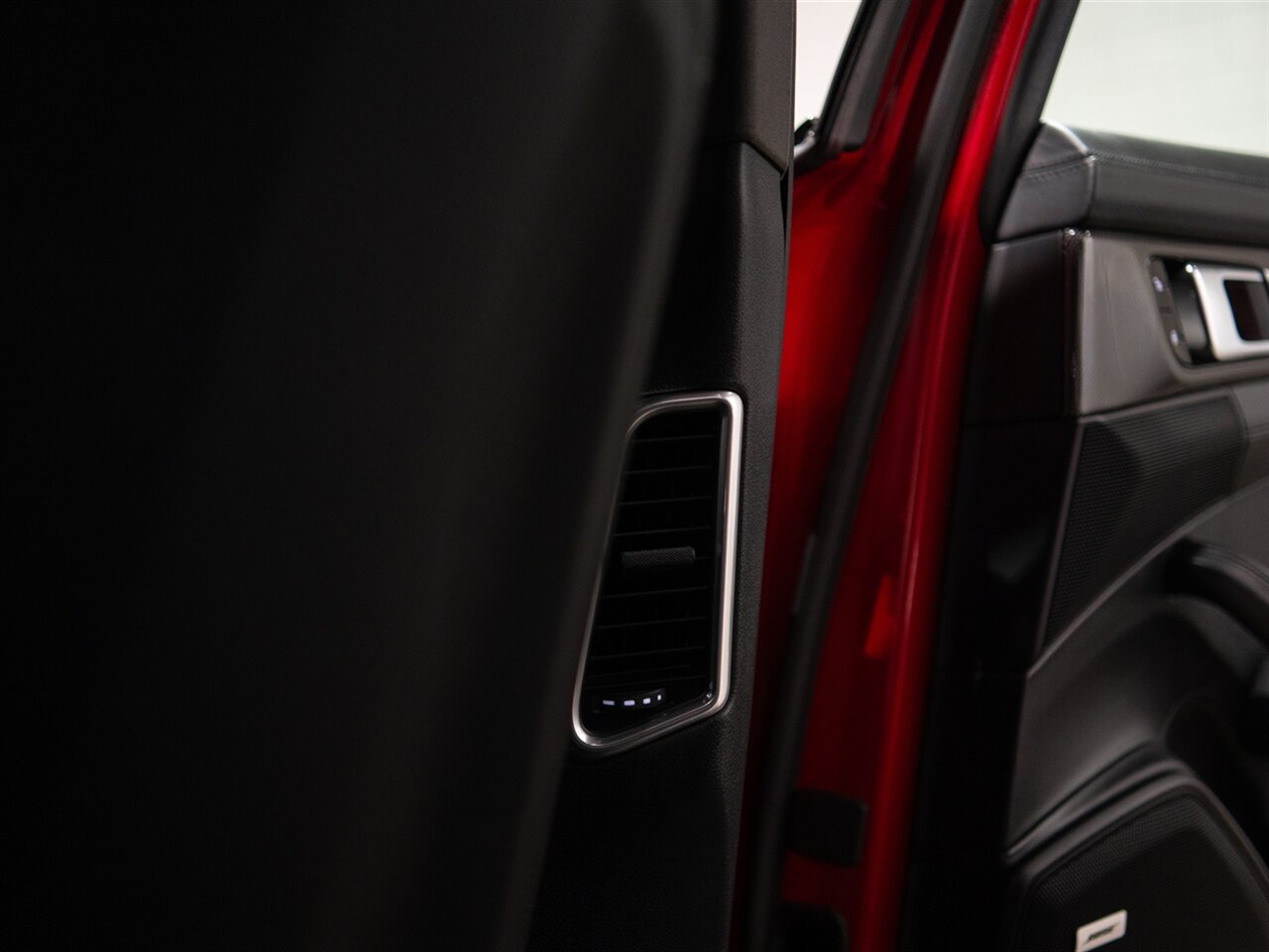 2017 Porsche Panamera 4S - Photo 48 - Peoria, IL 61615