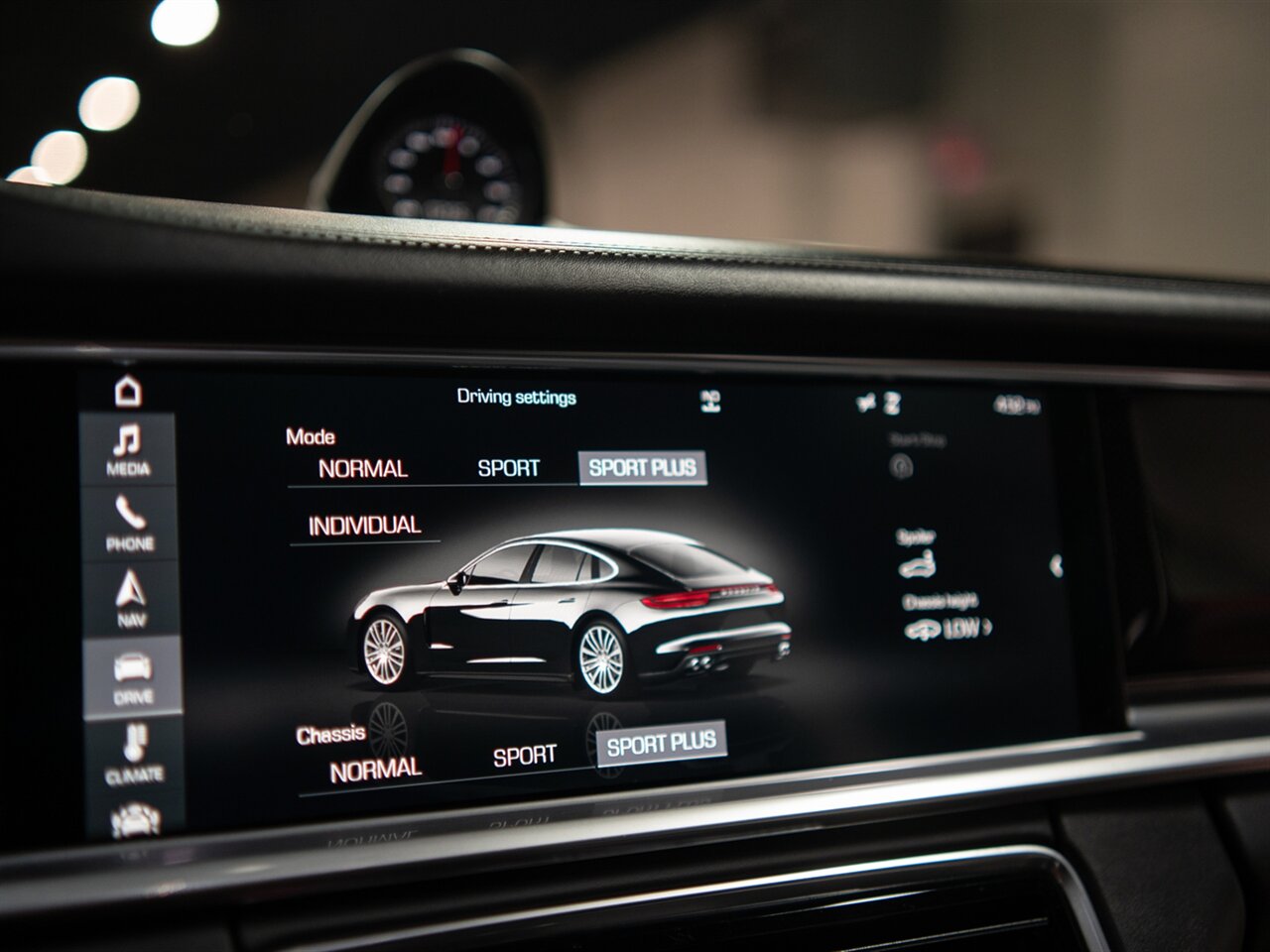 2017 Porsche Panamera 4S - Photo 29 - Peoria, IL 61615
