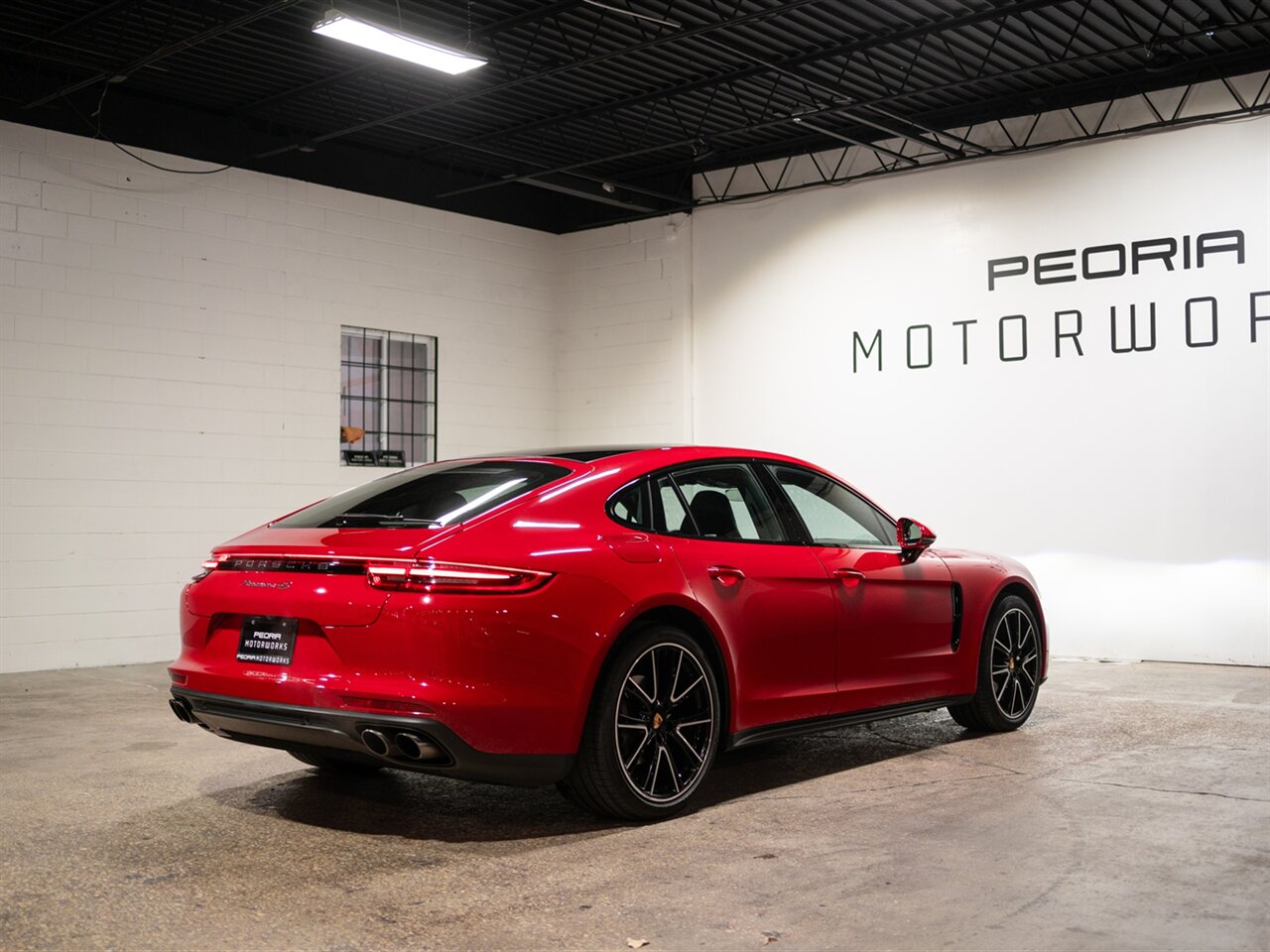 2017 Porsche Panamera 4S - Photo 8 - Peoria, IL 61615