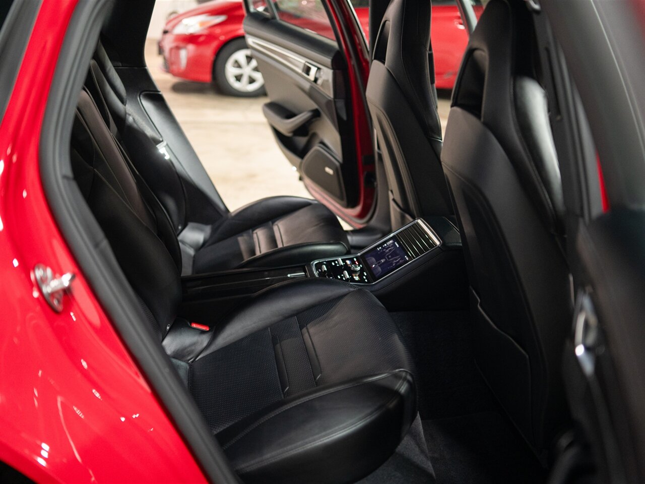 2017 Porsche Panamera 4S - Photo 42 - Peoria, IL 61615