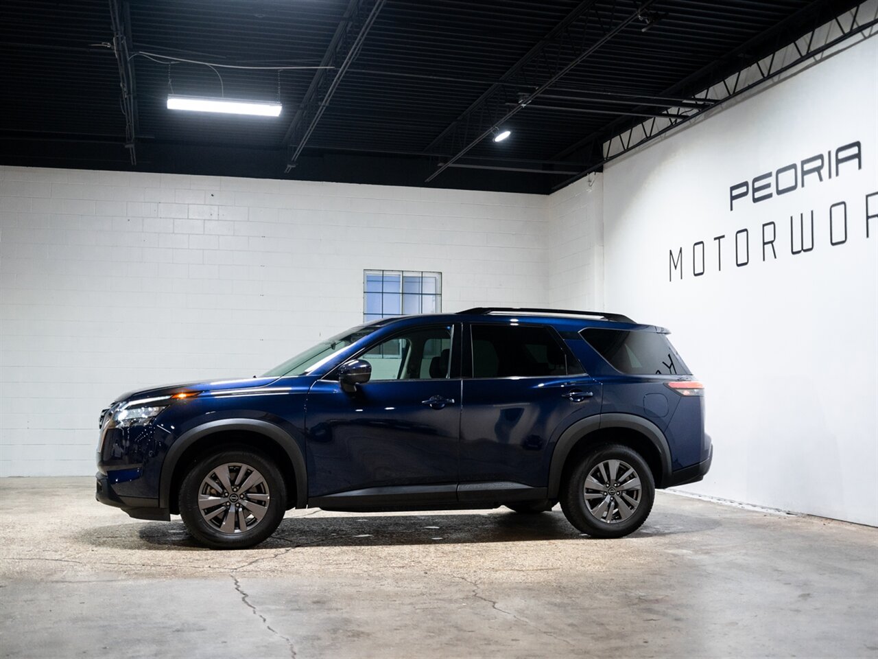 2025 Nissan Pathfinder SV - Photo 9 - Peoria, IL 61615