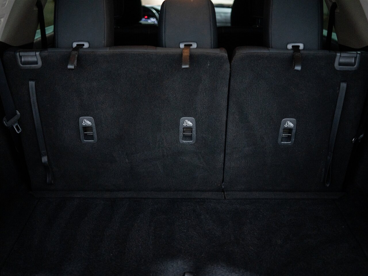 2025 Nissan Pathfinder SV - Photo 19 - Peoria, IL 61615