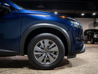 2025 Nissan Pathfinder SV - Photo 16 - Peoria, IL 61615