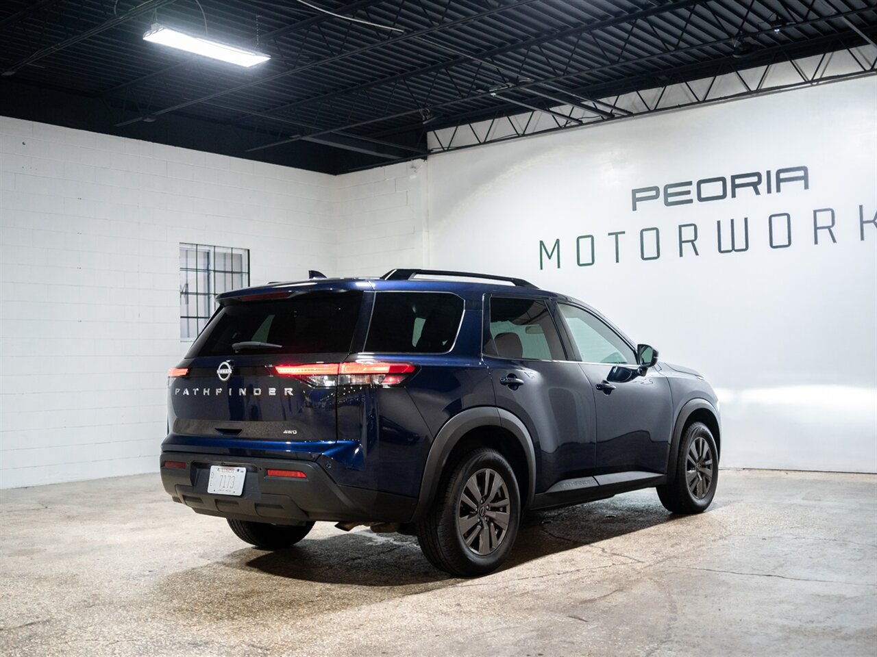 2025 Nissan Pathfinder SV - Photo 8 - Peoria, IL 61615