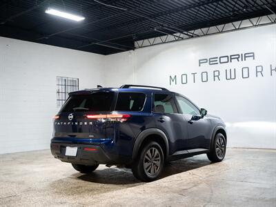 2025 Nissan Pathfinder SV - Photo 8 - Peoria, IL 61615