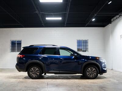2025 Nissan Pathfinder SV - Photo 10 - Peoria, IL 61615