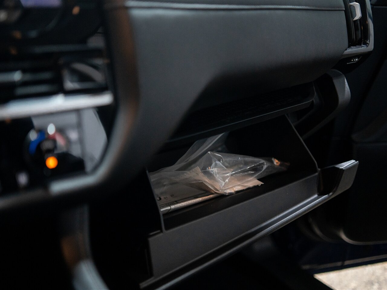 2025 Nissan Pathfinder SV - Photo 32 - Peoria, IL 61615