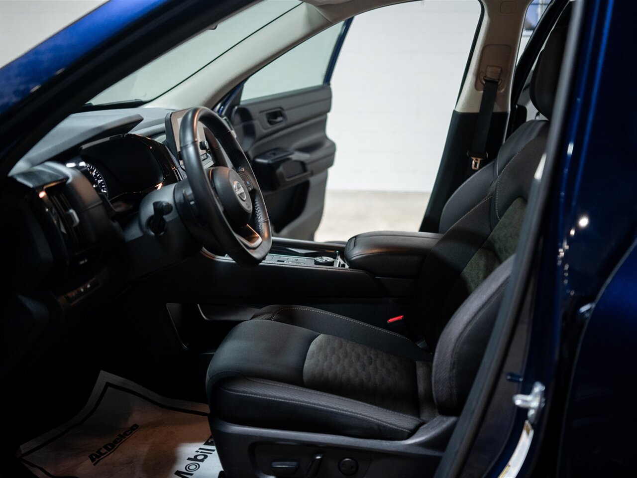 2025 Nissan Pathfinder SV - Photo 22 - Peoria, IL 61615