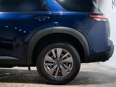 2025 Nissan Pathfinder SV - Photo 14 - Peoria, IL 61615