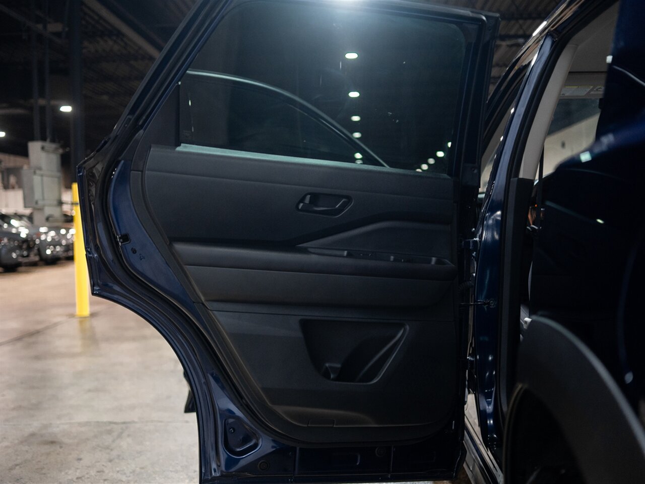 2025 Nissan Pathfinder SV - Photo 39 - Peoria, IL 61615