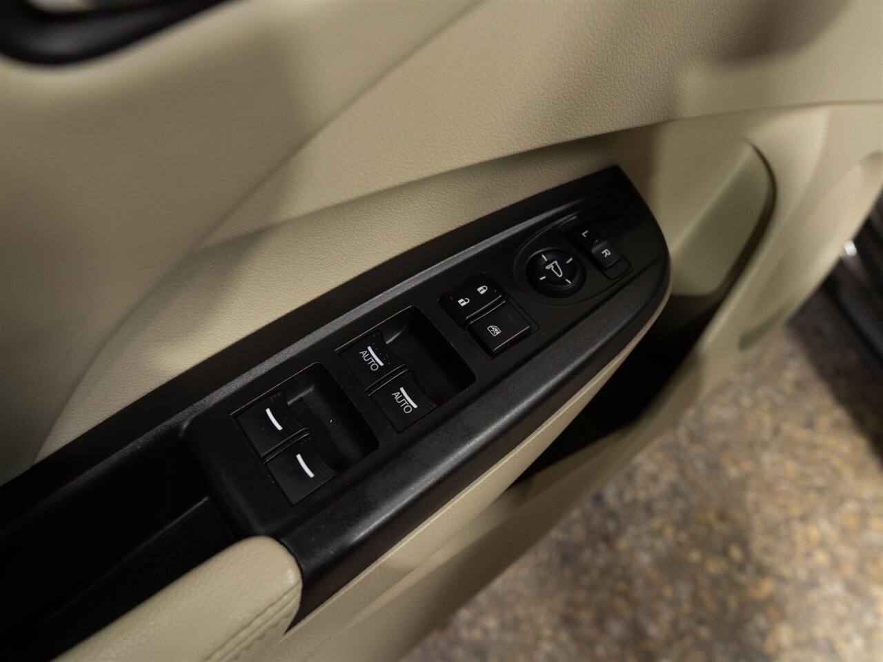 2015 Acura RDX - Photo 27 - Peoria, IL 61615