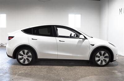 2020 Tesla Model Y Long Range   - Photo 10 - Peoria, IL 61615