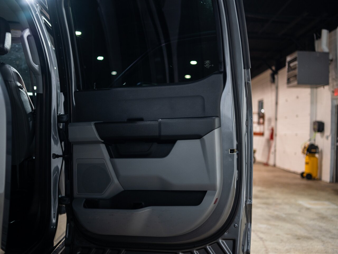 2023 Ford F-350 Super Duty XL - Photo 41 - Peoria, IL 61615