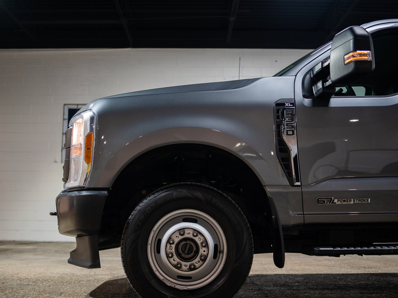 2023 Ford F-350 Super Duty XL - Photo 9 - Peoria, IL 61615