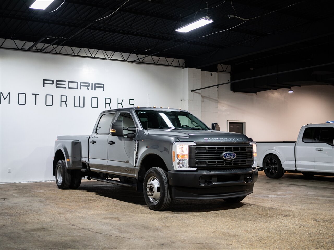 2023 Ford F-350 Super Duty XL - Photo 2 - Peoria, IL 61615