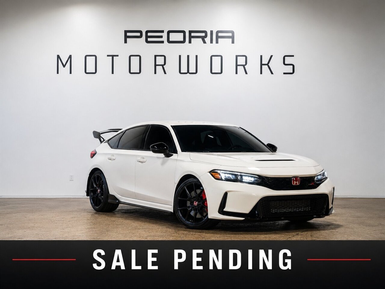2023 Honda Civic Type R   - Photo 1 - Peoria, IL 61615