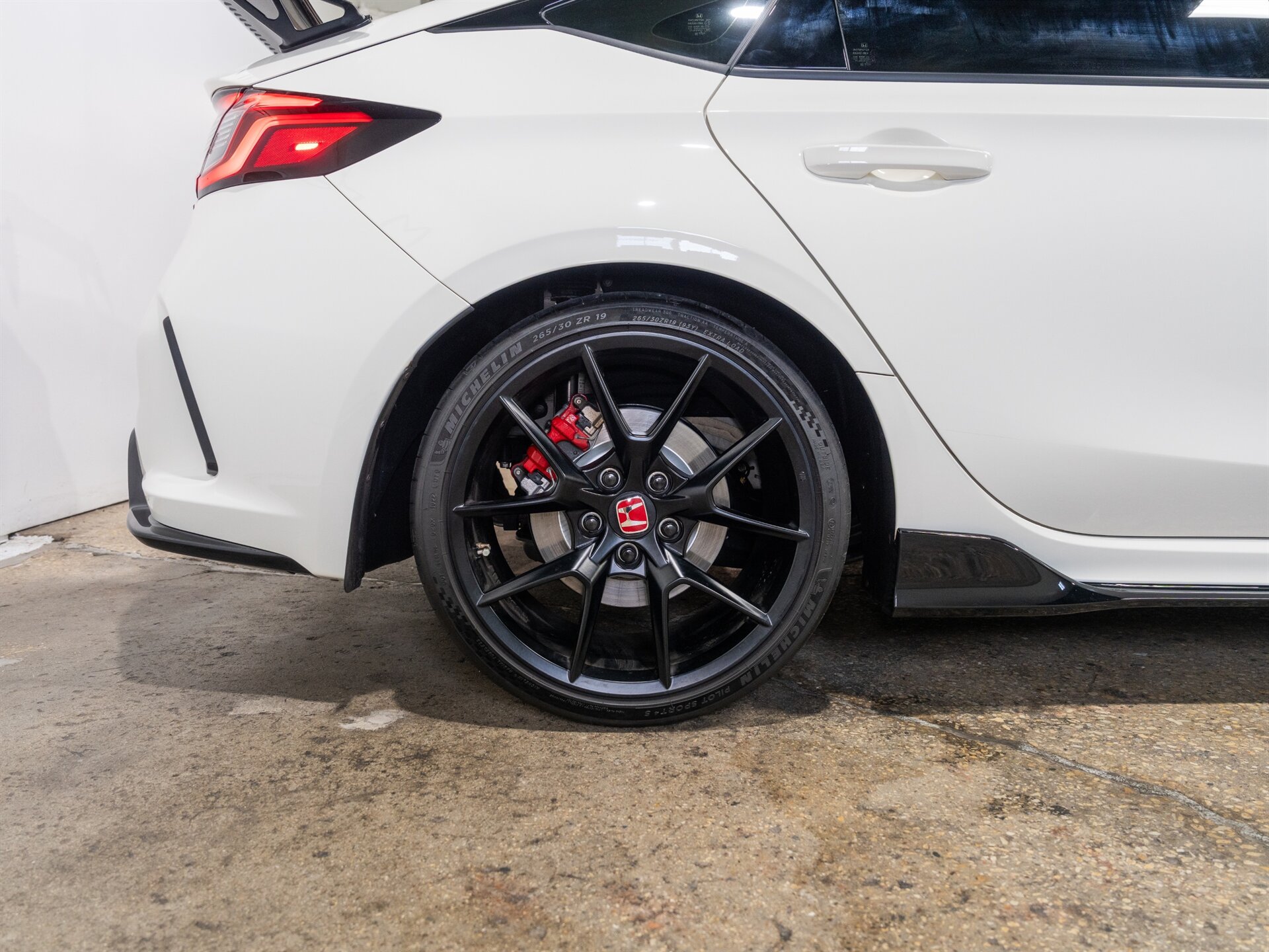 2023 Honda Civic Hatchback Type-R - Photo 6