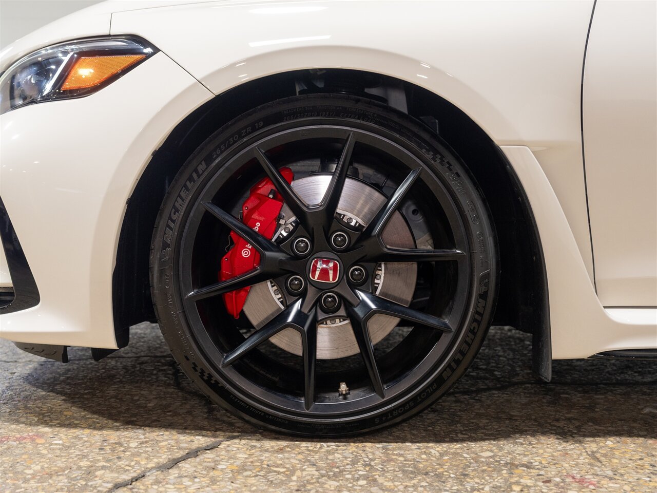 2023 Honda Civic Type R - Photo 9 - Peoria, IL 61615