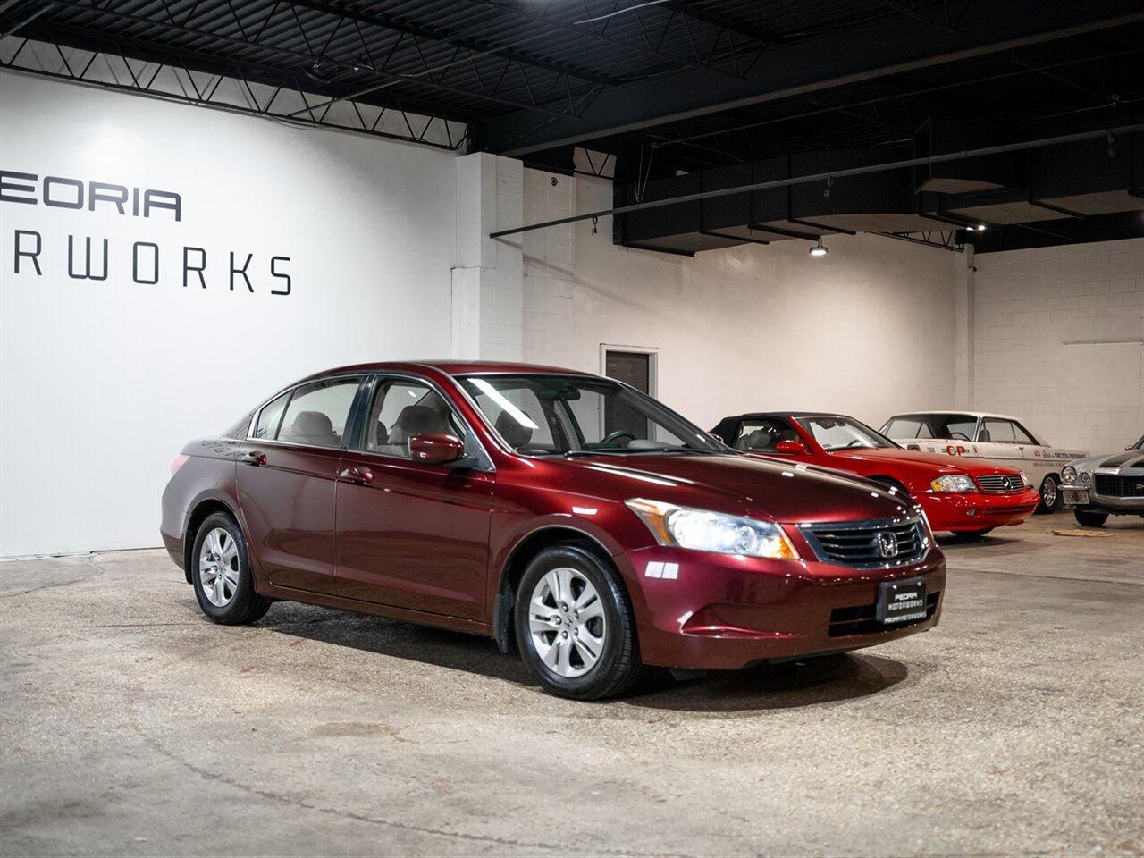 2009 Honda Accord LX-P - Photo 2 - Peoria, IL 61615