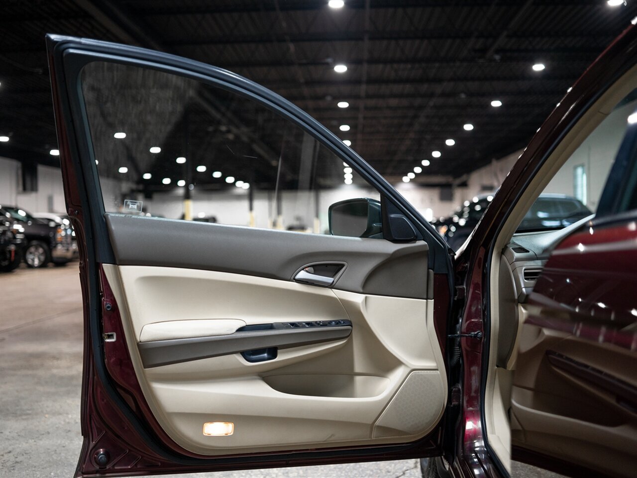 2009 Honda Accord LX-P - Photo 34 - Peoria, IL 61615