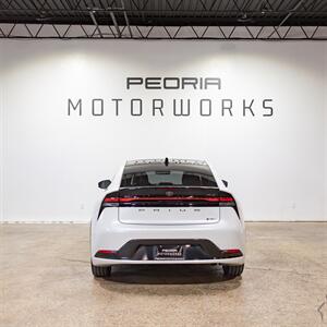2023 Toyota Prius XLE   - Photo 10 - Peoria, IL 61615