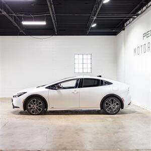 2023 Toyota Prius XLE   - Photo 6 - Peoria, IL 61615