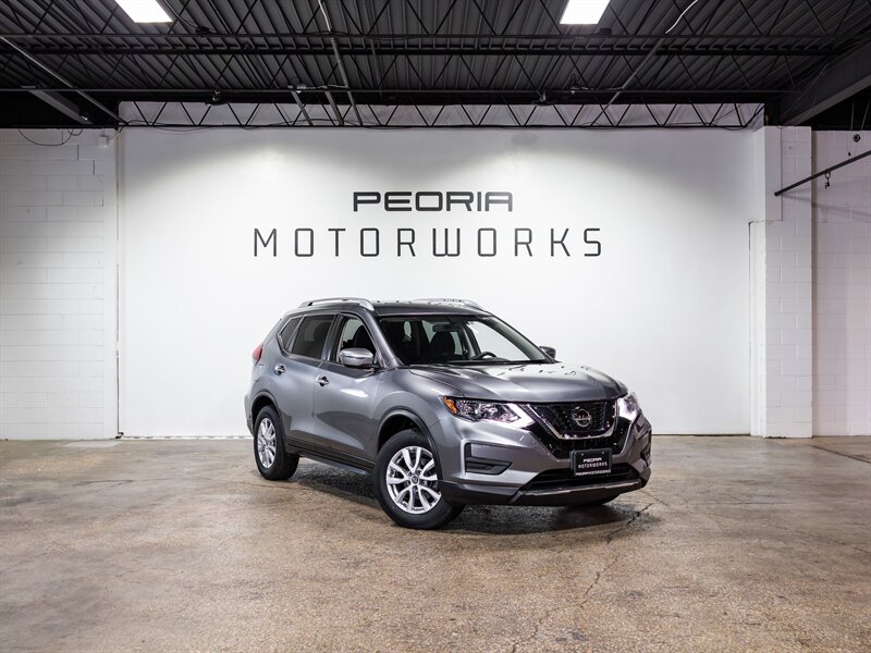 2018 Nissan Rogue SV - Photo 1 - Peoria, IL 61615