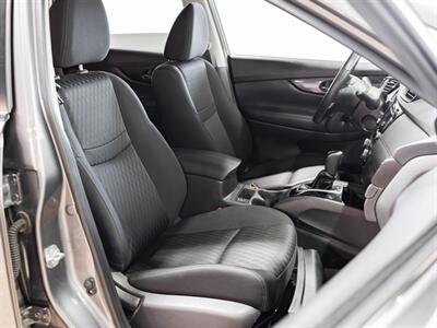 2018 Nissan Rogue SV   - Photo 17 - Peoria, IL 61615