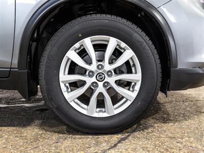 2018 Nissan Rogue SV   - Photo 13 - Peoria, IL 61615