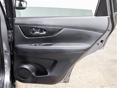 2018 Nissan Rogue SV   - Photo 23 - Peoria, IL 61615